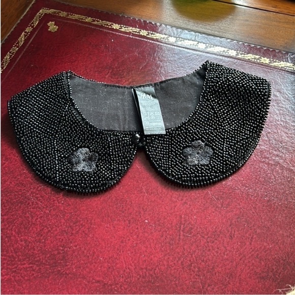 Black Beaded Collar Necklace Floral Appliqués Spring Time Peter Pan Made in UK - Picture 1 of 9